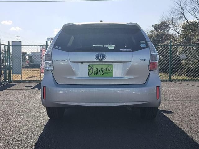 TOYOTA PRIUS ALPHA 2012 Image 31