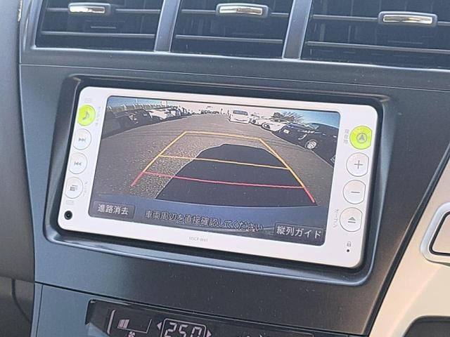 TOYOTA PRIUS ALPHA 2012 Image 31