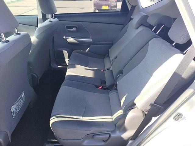 TOYOTA PRIUS ALPHA 2012 Image 31