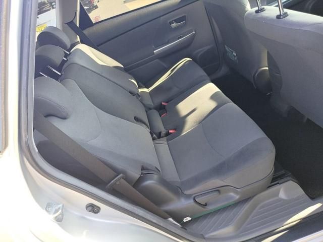 TOYOTA PRIUS ALPHA 2012 Image 31