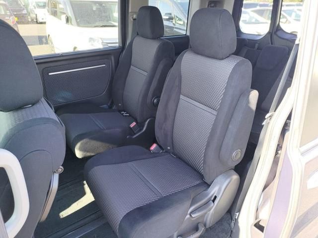 HONDA STEPWAGON 2017 Image 31