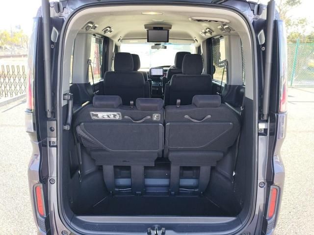 HONDA STEPWAGON 2017 Image 31