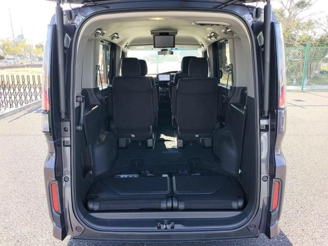 HONDA STEPWAGON 2017 Image 31