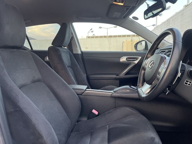 TOYOTA LEXUS CT200H 2013 Image 31