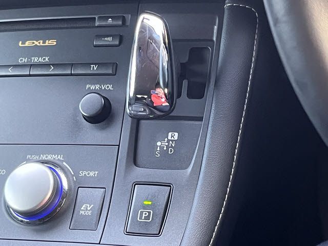 TOYOTA LEXUS CT200H 2013 Image 31