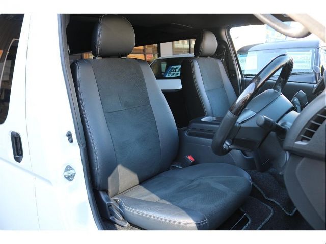 TOYOTA HIACE VAN 4WD 2023 Image 31