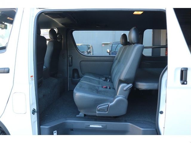 TOYOTA HIACE VAN 4WD 2023 Image 31