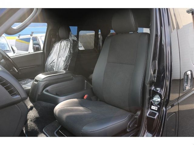 TOYOTA HIACE VAN 4WD 2023 Image 31