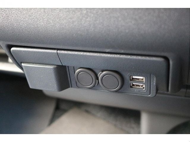 TOYOTA HIACE VAN 4WD 2023 Image 31