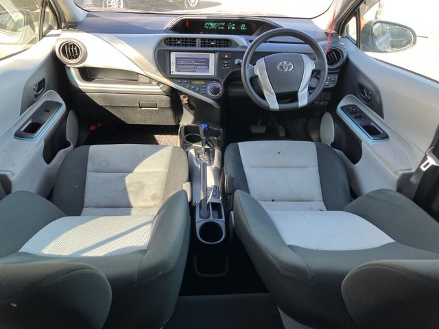 TOYOTA AQUA 2012 Image 31