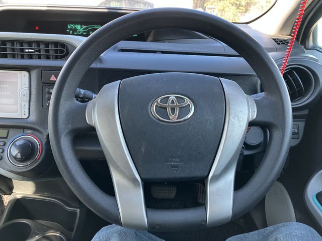 TOYOTA AQUA 2012 Image 31