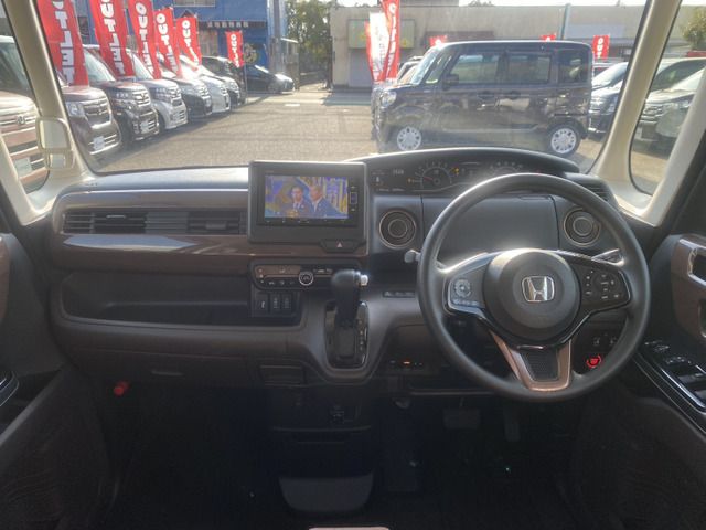 HONDA N BOX 2018 Image 31