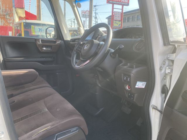 HONDA N BOX 2018 Image 31