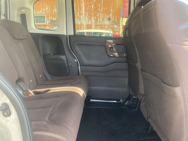 HONDA N BOX 2018 Image 31