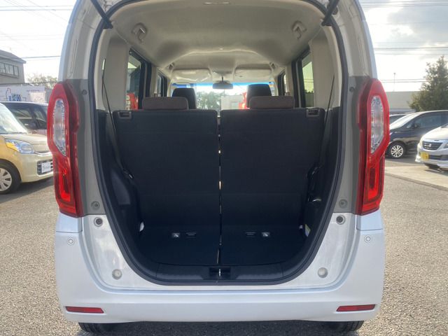 HONDA N BOX 2018 Image 31