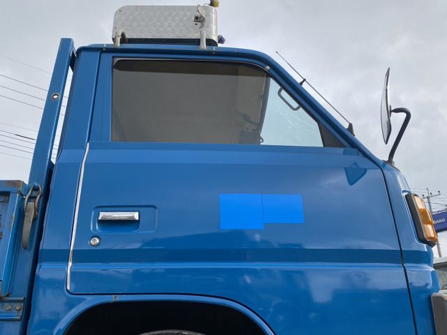 MITSUBISHI CANTER 1983 Image 31