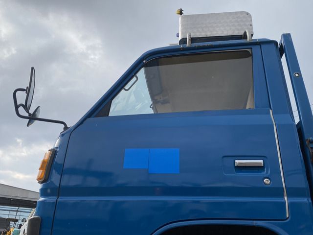 MITSUBISHI CANTER 1983 Image 31