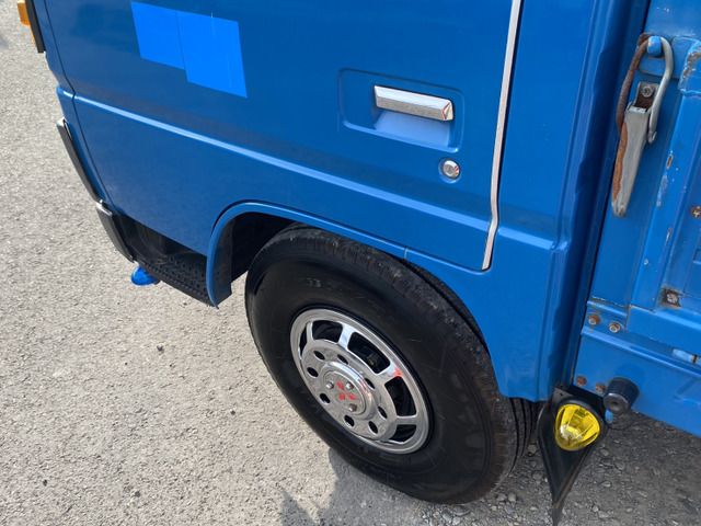 MITSUBISHI CANTER 1983 Image 31