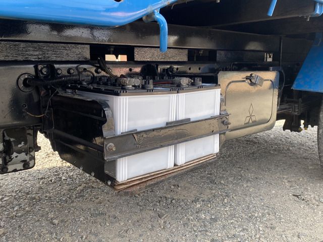 MITSUBISHI CANTER 1983 Image 31