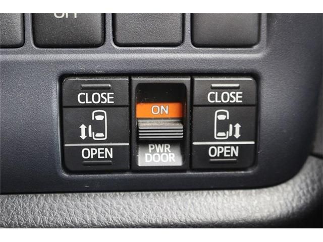 TOYOTA NOAH HYBRID 2014 Image 31