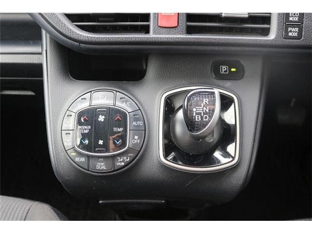 TOYOTA NOAH HYBRID 2014 Image 31