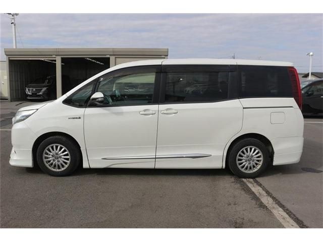 TOYOTA NOAH HYBRID 2014 Image 31