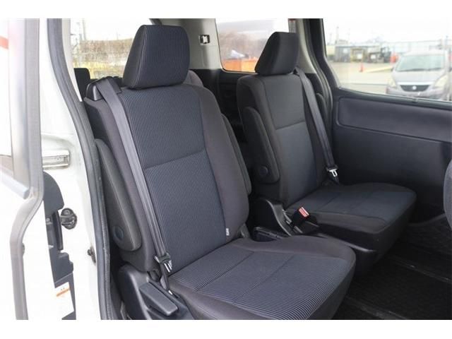 TOYOTA NOAH HYBRID 2014 Image 31