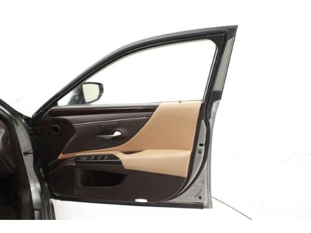 TOYOTA LEXUS ES300H 2020 Image 31