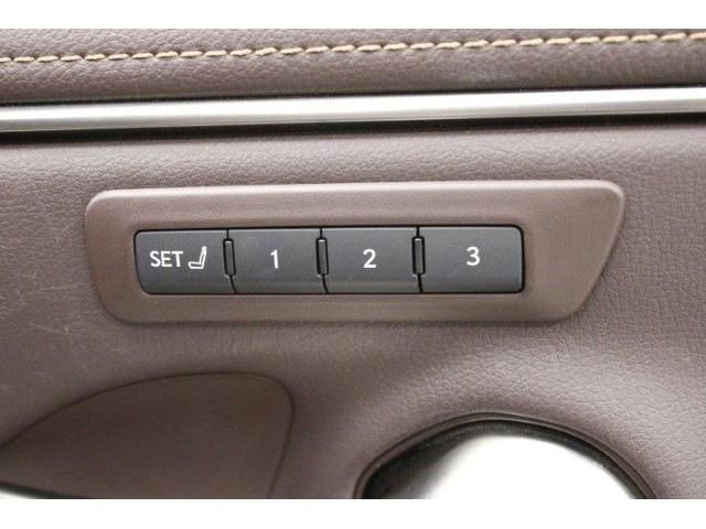 TOYOTA LEXUS ES300H 2020 Image 31