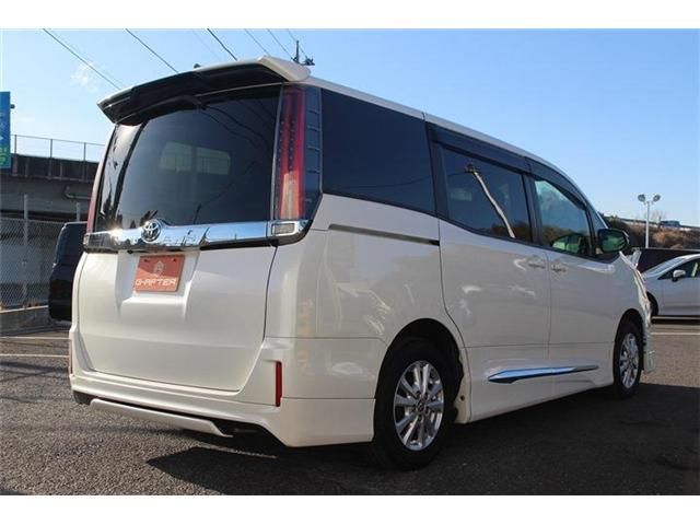 TOYOTA NOAH 2017 Image 31