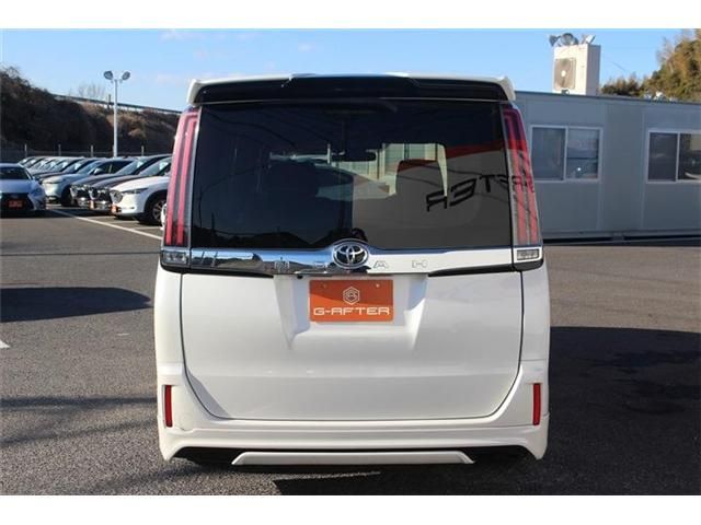 TOYOTA NOAH 2017 Image 31