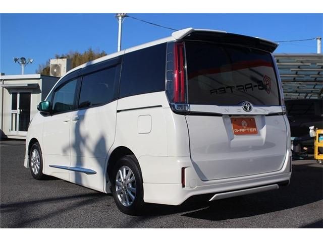 TOYOTA NOAH 2017 Image 31