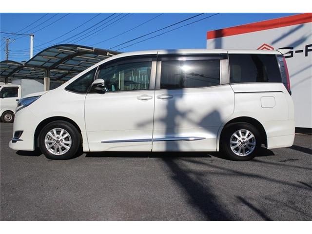 TOYOTA NOAH 2017 Image 31