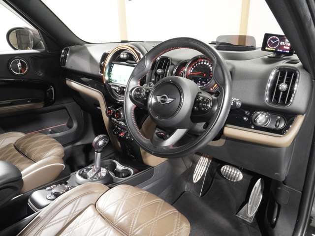 BMW MINI CROSSOVER 2017 Image 31