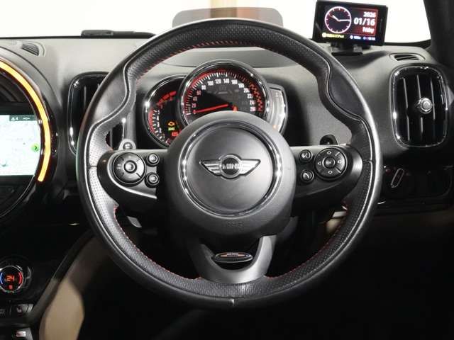 BMW MINI CROSSOVER 2017 Image 31