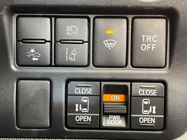 TOYOTA NOAH HYBRID 2021 Image 31