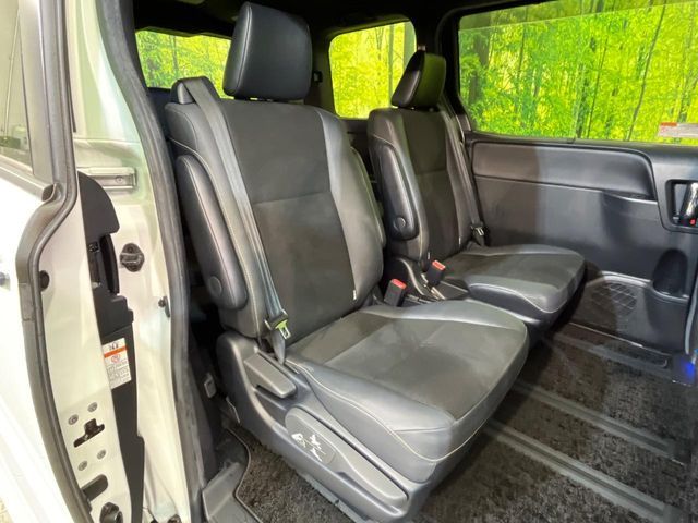 TOYOTA NOAH HYBRID 2021 Image 31