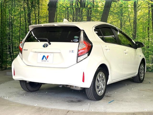 TOYOTA AQUA 2017 Image 31