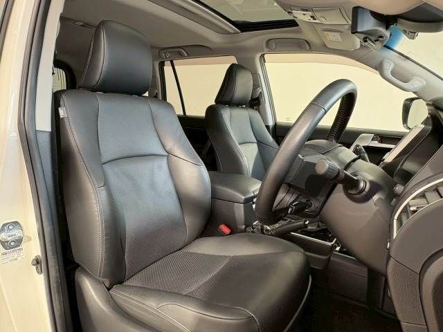 TOYOTA LANDCRUISER PRADO 2020 Image 31