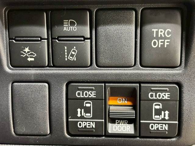 TOYOTA NOAH HYBRID 2020 Image 31