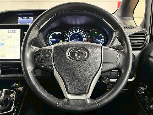 TOYOTA NOAH HYBRID 2020 Image 31