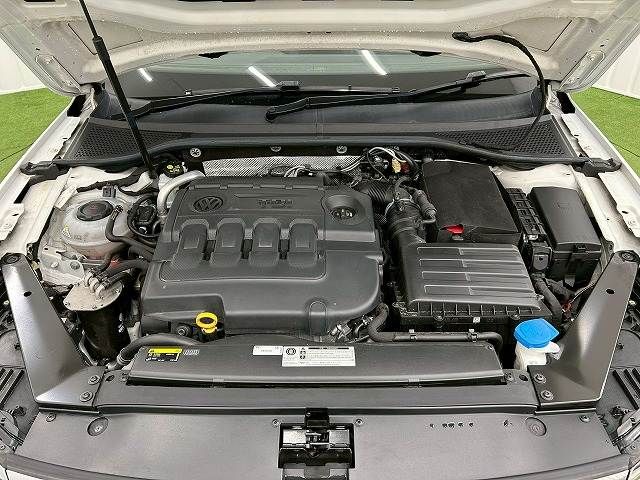 VOLKSWAGEN PASSAT VA 2018 Image 31