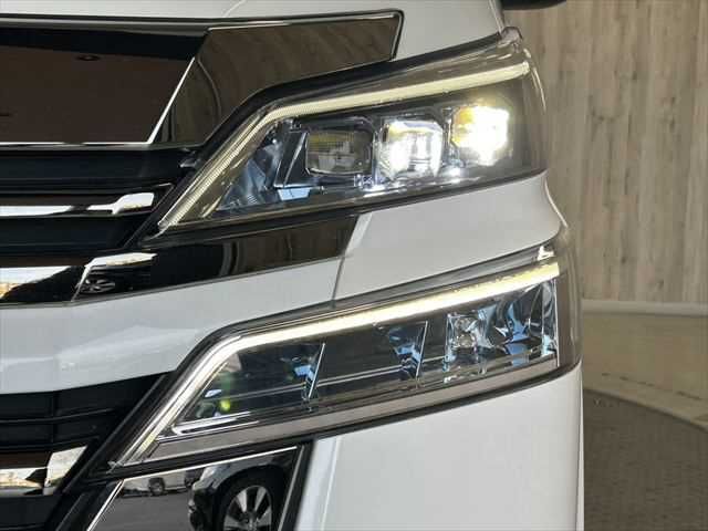 TOYOTA VELLFIRE  HYBRID 4WD 2019 Image 31