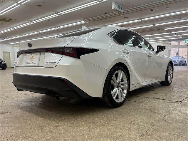 TOYOTA LEXUS IS300H 2020 Image 31