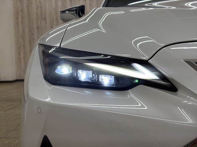 TOYOTA LEXUS IS300H 2020 Image 31