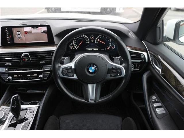 BMW 5SERIES SEDAN 2019 Image 31