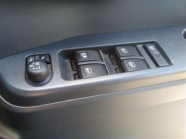 DAIHATSU WAKE 2017 Image 31