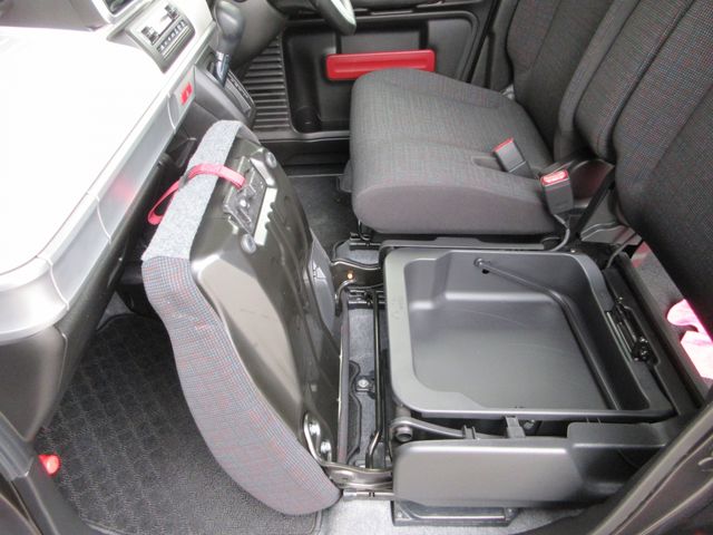 SUZUKI SPACIA 4WD 2023 Image 31