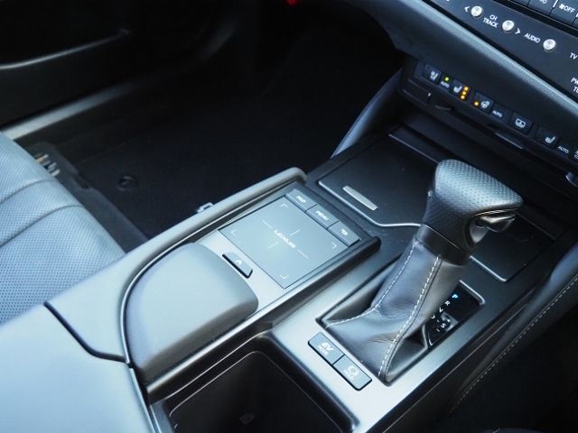 TOYOTA LEXUS ES300H 2022 Image 31