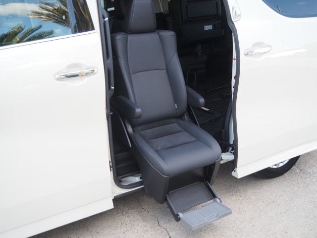 TOYOTA ALPHARD HYBRID 4WD 2020 Image 31